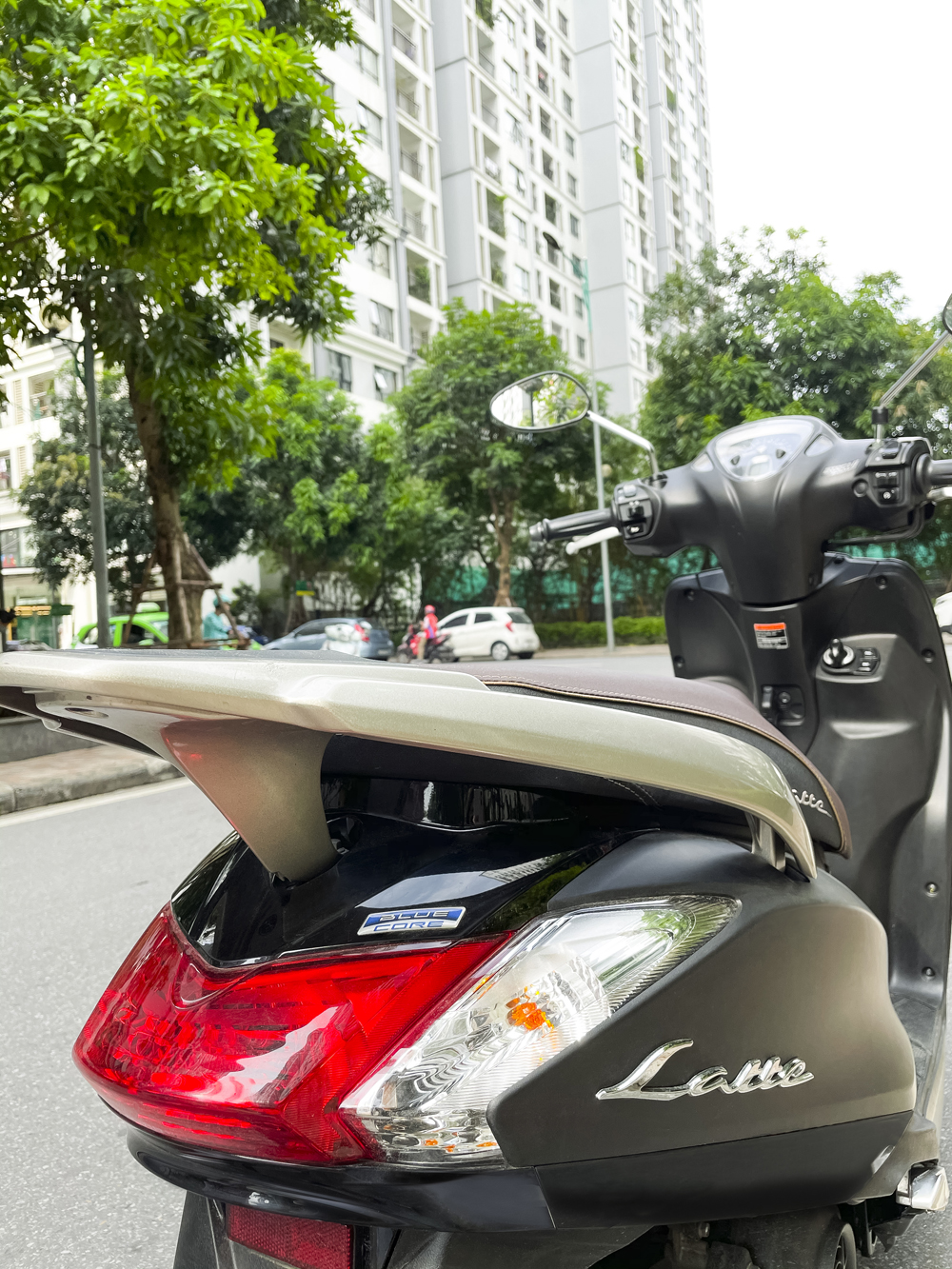 Mua Xe Máy Yamaha Latte Limited  Màu bạc