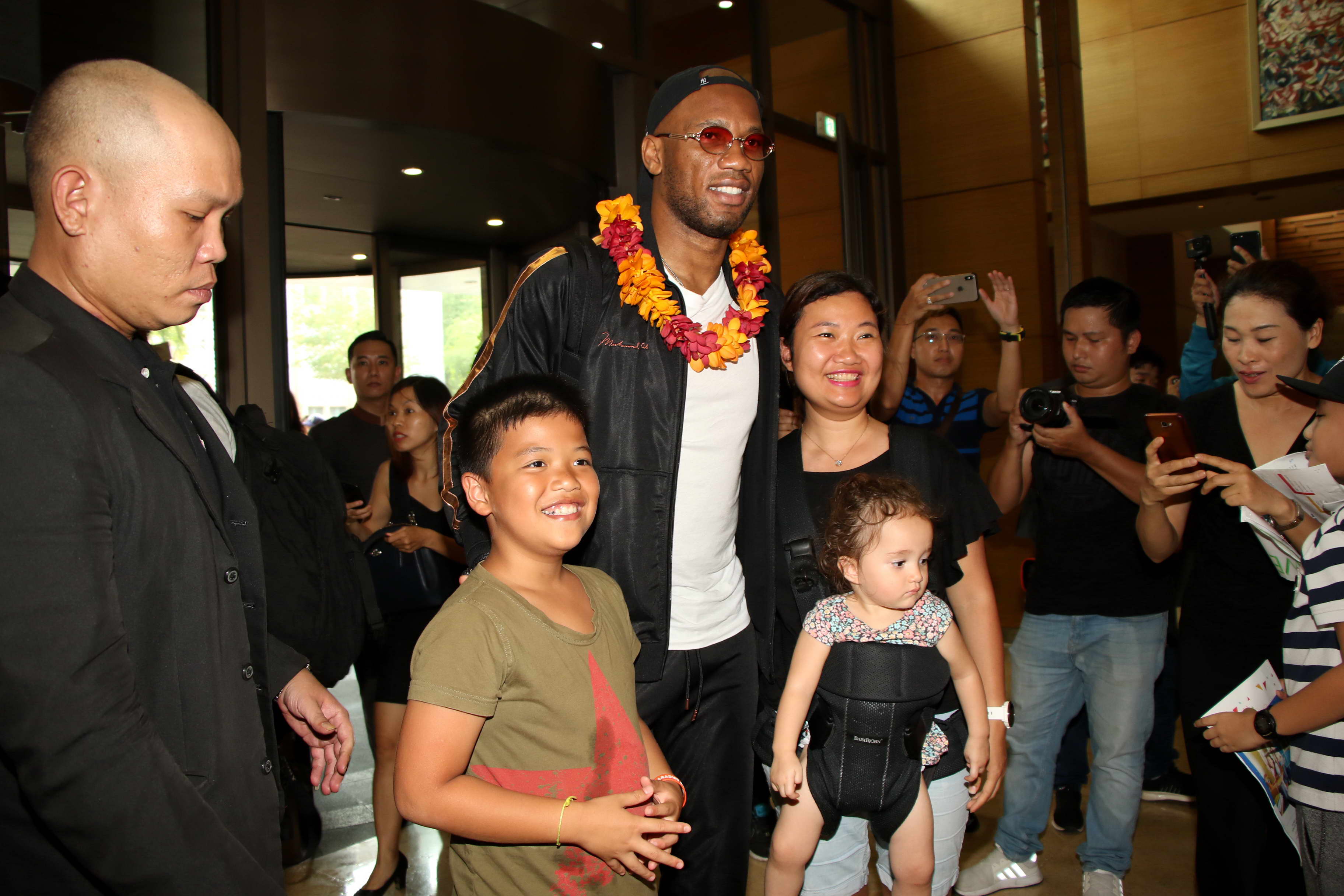 Dàn sao Luis Figo, Rio Ferdinand, Park Jisung... dồn dập đổ bộ đến