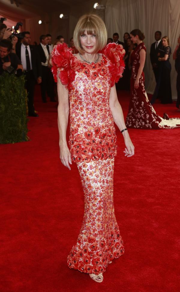 Rihanna 'cướp' thảm đỏ Met Gala - ảnh 12