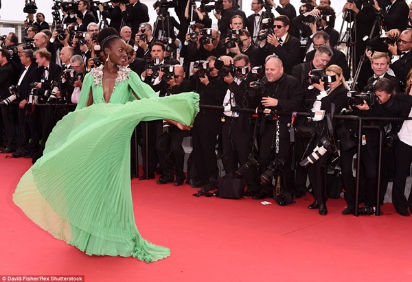 Mỹ nhân thế giới làm nóng LHP Cannes 2015 - ảnh 11