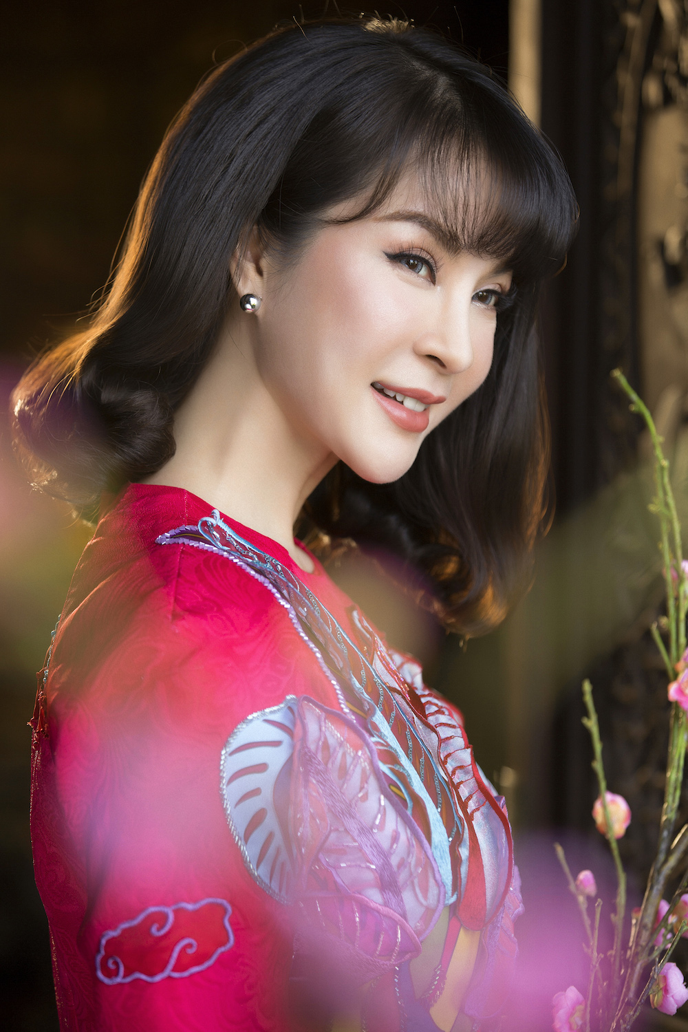 MC Thanh Mai gợi ý áo dài đón tết cho phụ nữ trung niên