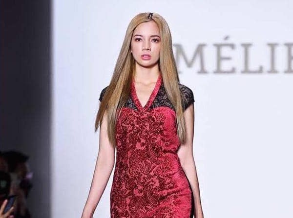 Người mẫu 1,66m của Việt Nam lên sàn diễn New York Fashion Week
