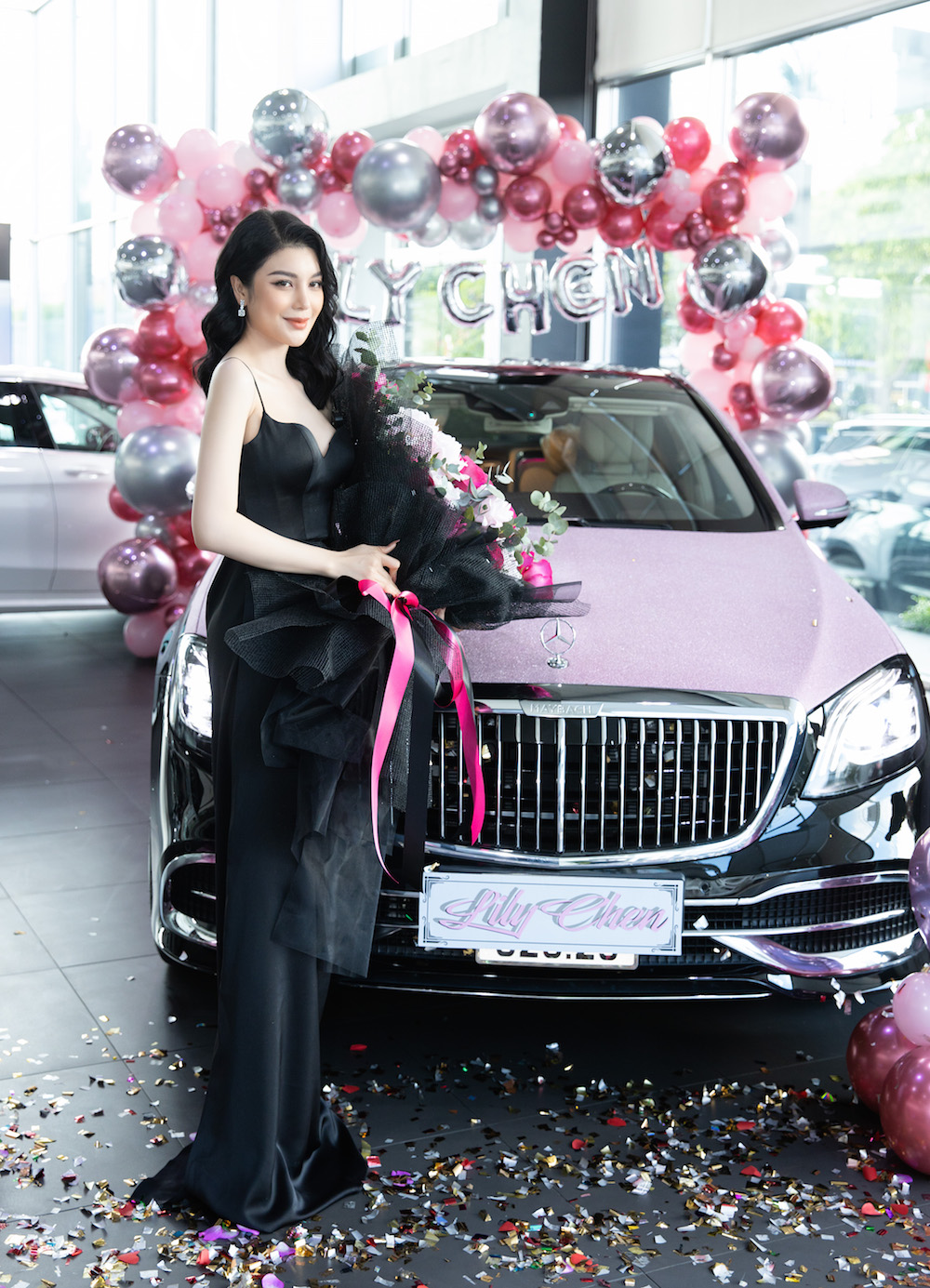 Ngọc nữ bolero' Lily Chen mang 9 tỉ tiền mặt đi mua xế hộp Ngọc Nữ Bolero' Lily Chen Mang 9 Tỉ Tiền Mặt Đi Mua Xế Hộp