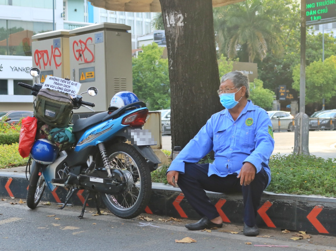 Bác Bảo Vệ Ăn Xin Giữa Dịch Covid-19: 'Cảm Ơn Sự Tử Tế Của Người Sài Gòn'