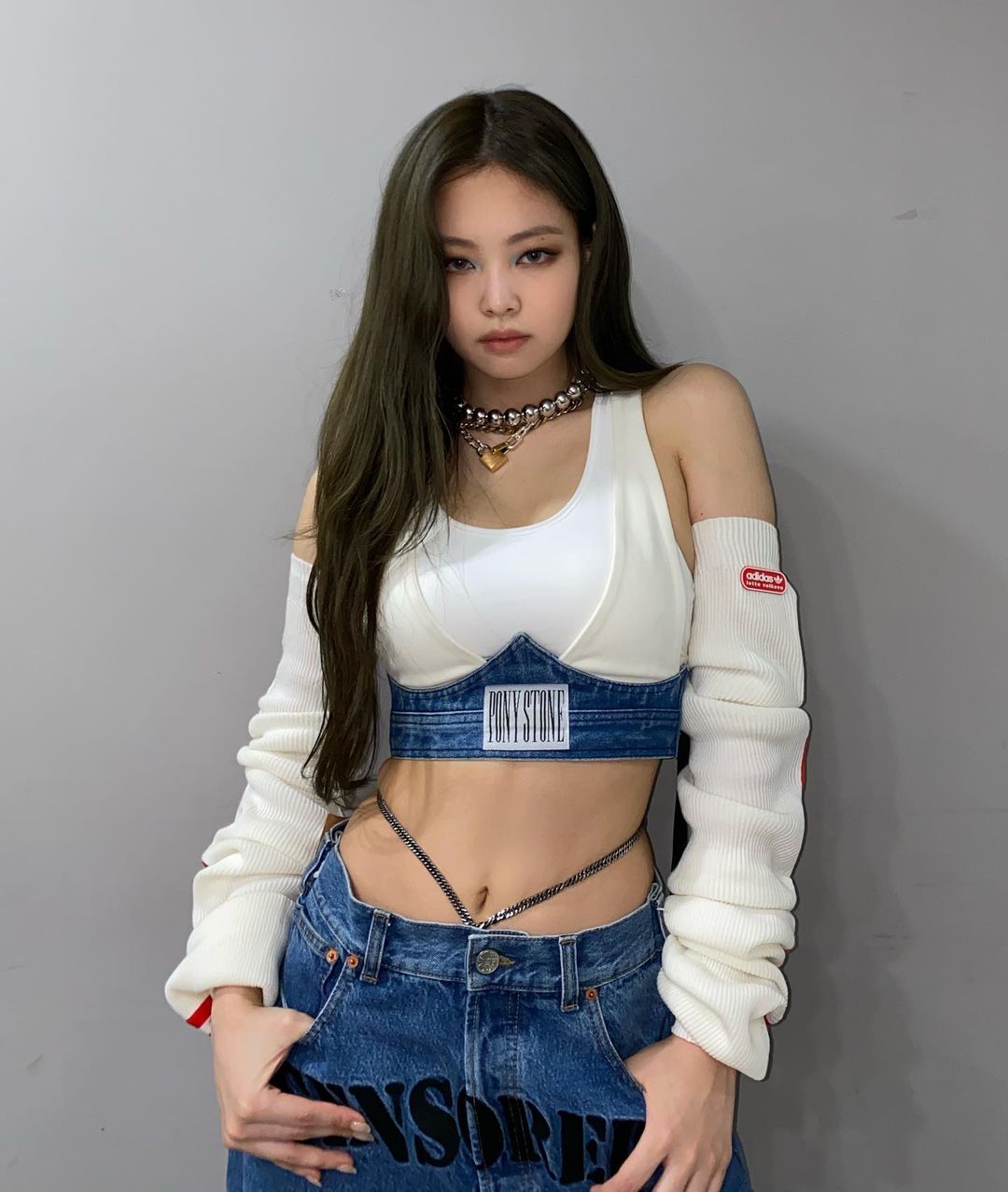 Jennie BlackPink bật mí cách giúp eo thon mà không phải nhịn ăn