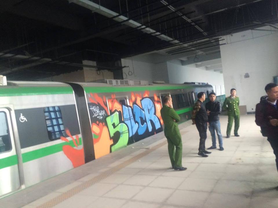 Bạn Trẻ Nói Gì Về Toa Tàu Cát Linh - Hà Đông Bị Vẽ Tranh Phun Sơn Graffiti?