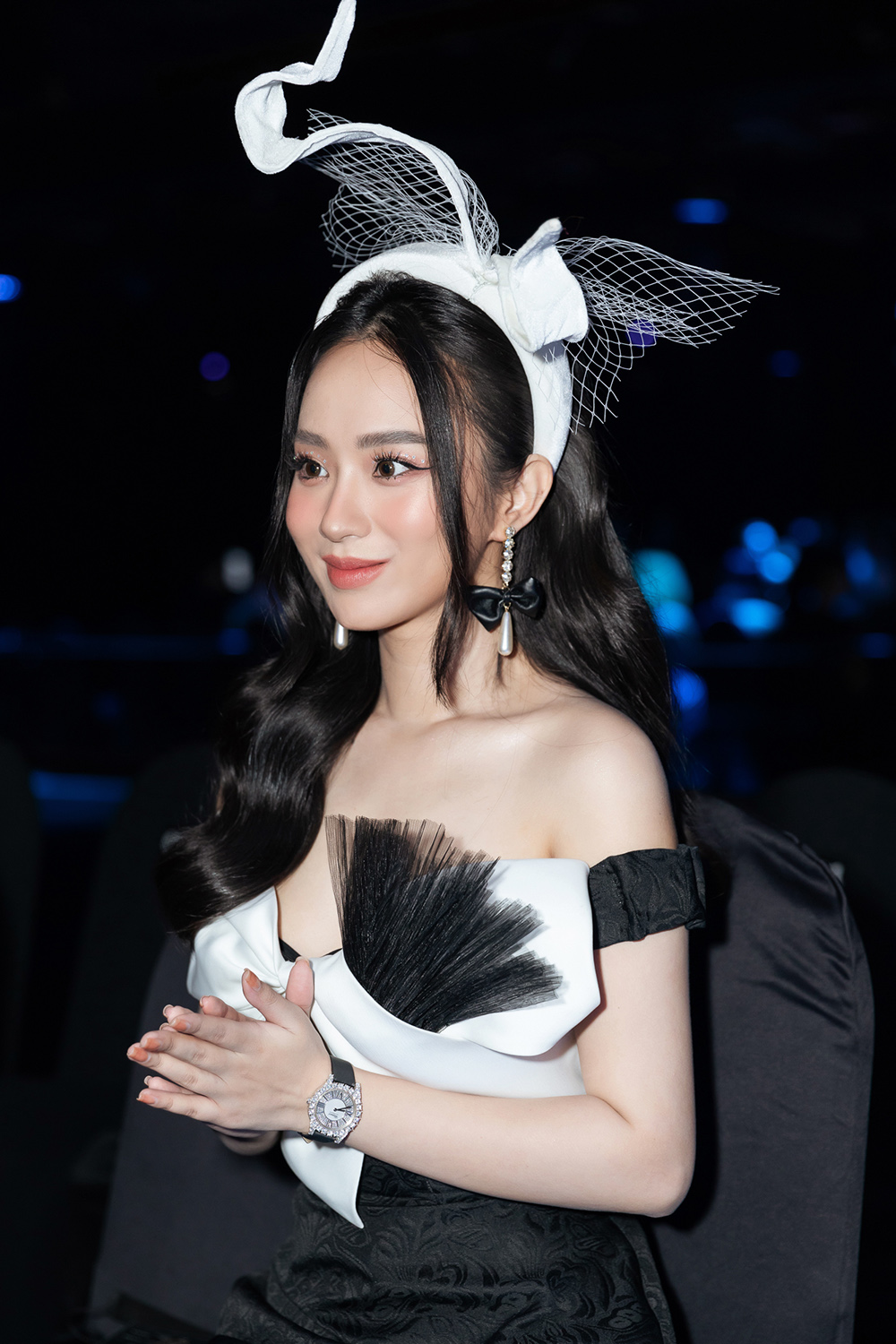Chi tiết 88 hoa hậu hương trà tuột váy tuyệt vời nhất trieuson5 #25 Chi tiết 88 hoa hậu hương trà tuột váy tuyệt vời nhất trieuson5