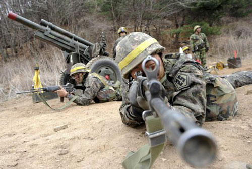 Binh sĩ Hàn Quốc trong một cuộc tập trận - Ảnh: Reuters