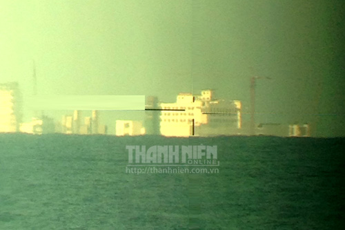 Tháp chỉ huy bay hình trụ tròn, cao nhất - Ảnh: M.T.H
