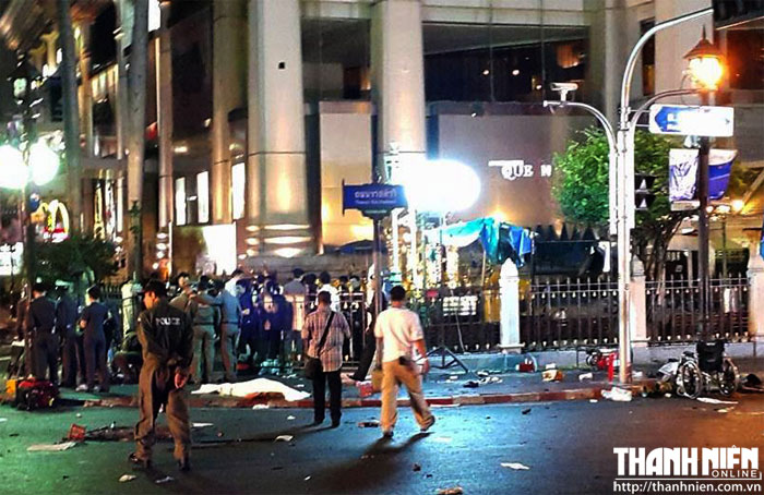 Hiện trường vụ nổ bom bên ngoài đền Erawan tại trung tâm thủ đô Bangkok, Thái Lan - Ảnh: Nguyễn