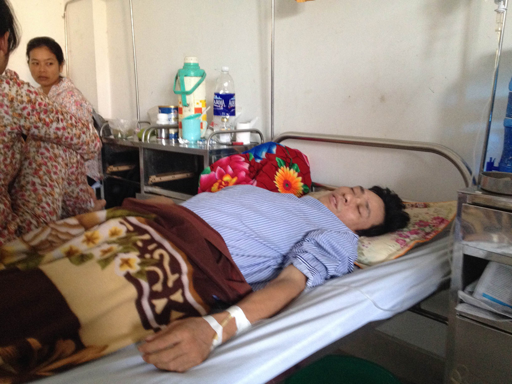 Anh Lưu Thế Vũ vẫn phải điều trị tại bệnh viện vì chấn thương đốt sống lưng