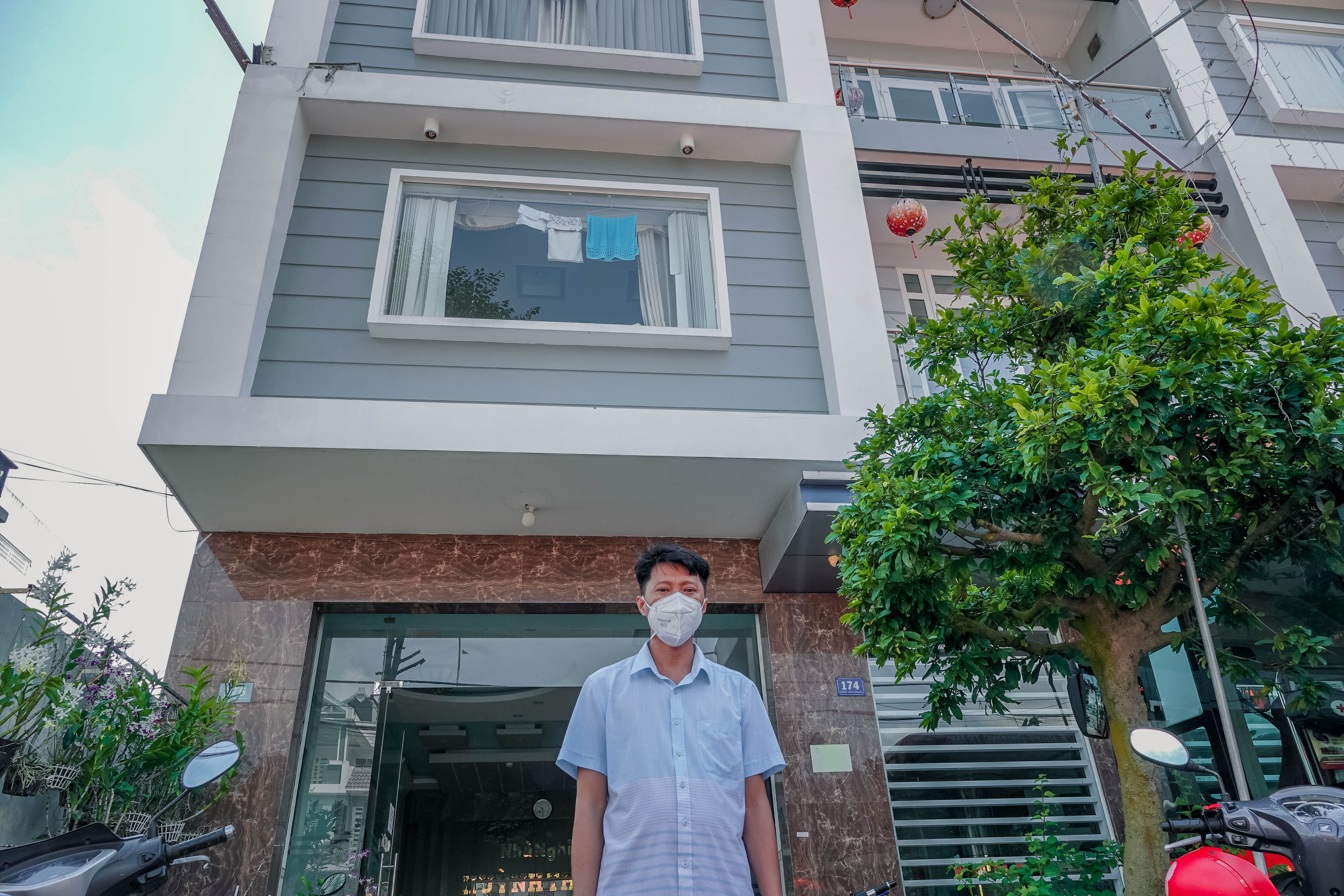 Với những biện pháp phòng chống dịch Covid-19, các nhà nghỉ Sài Gòn sẽ mang đến cho bạn sự an tâm và yên tâm khi lưu trú tại đây. Các nhà nghỉ đã thực hiện nhiều hành động để chống lại đại dịch lớn và phát triển không ngừng với các biện pháp cần thiết để mang lại cho du khách một trải nghiệm an toàn và tốt nhất.