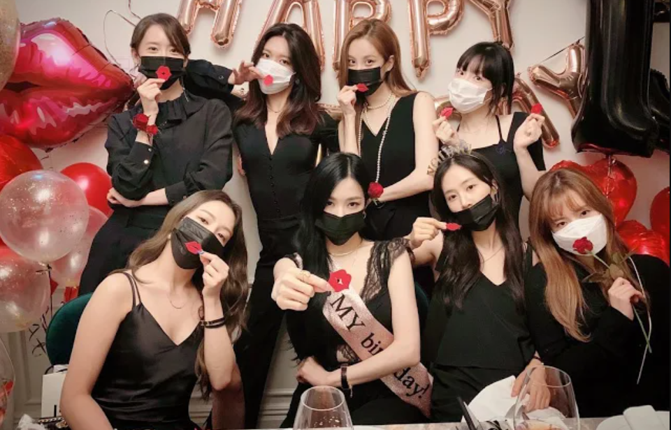 SNSD gây sốt với loạt ảnh kỷ niệm 13 năm ra mắt Snsd Gây Sốt Với Loạt Ảnh Kỷ Niệm 13 Năm Ra Mắt