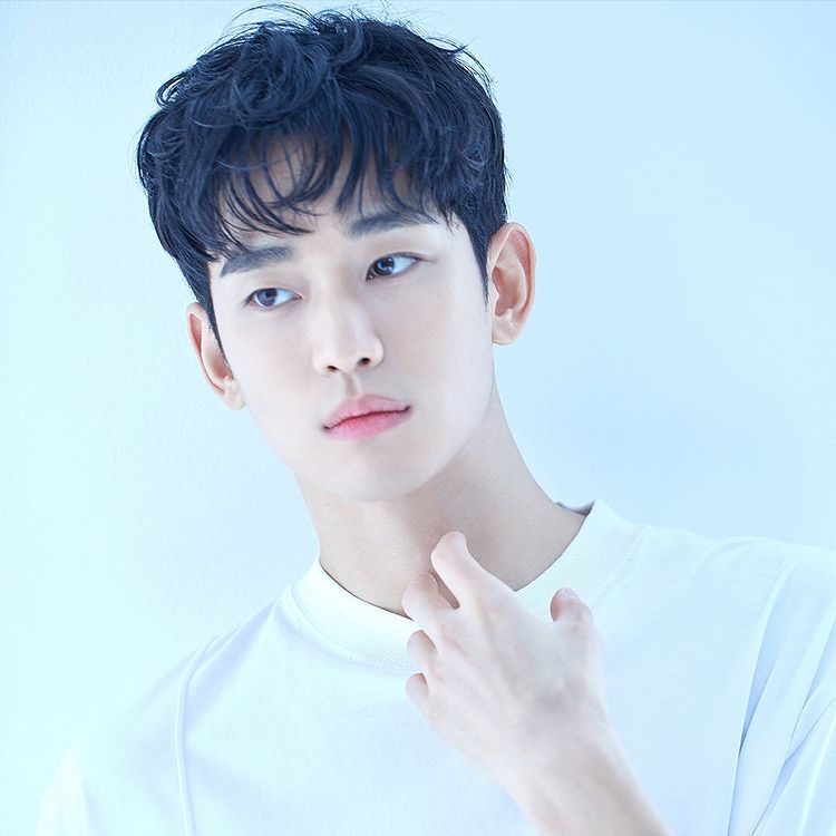 Kim Soo Hyun Gây Xôn Xao Với Cát Sê 10 Tỉ Đồng/Tập Phim