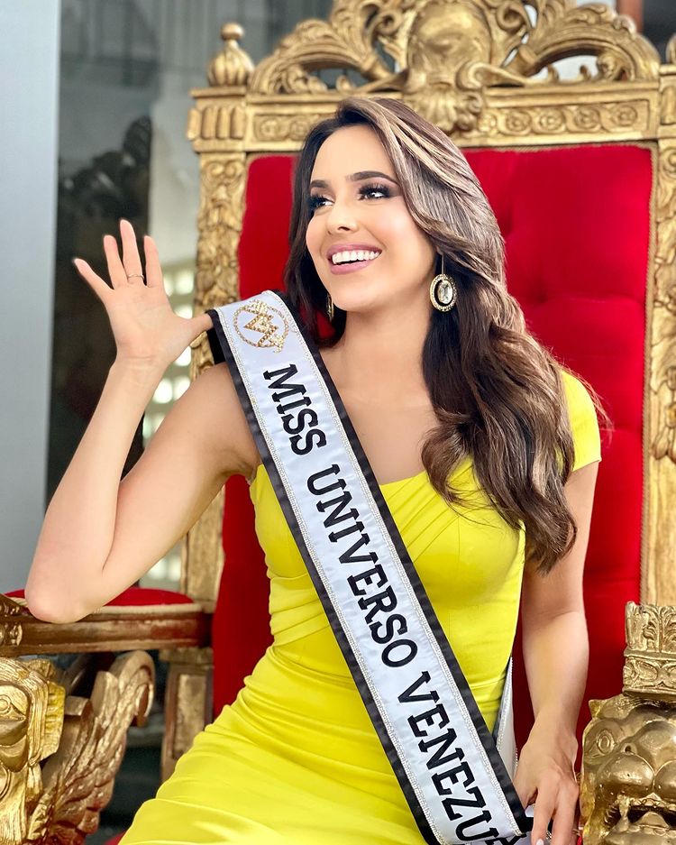 Nữ diễn viên xinh đẹp trở thành Hoa hậu Hoàn vũ Venezuela 2021