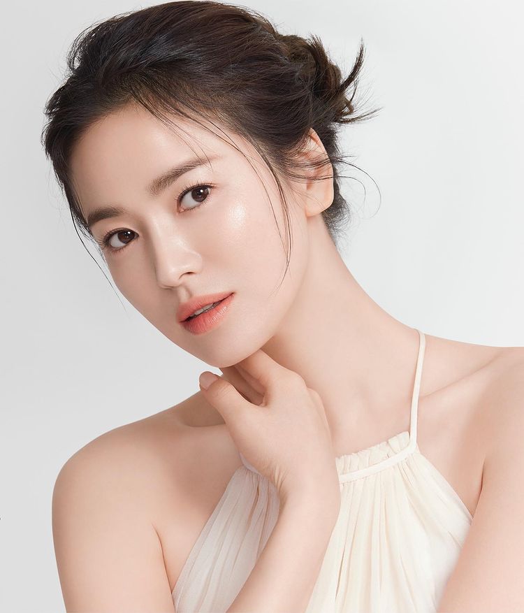 Song Hye Kyo 'bỏ túi' gần 11 tỉ đồng cho một bài đăng quảng cáo trên Instagram