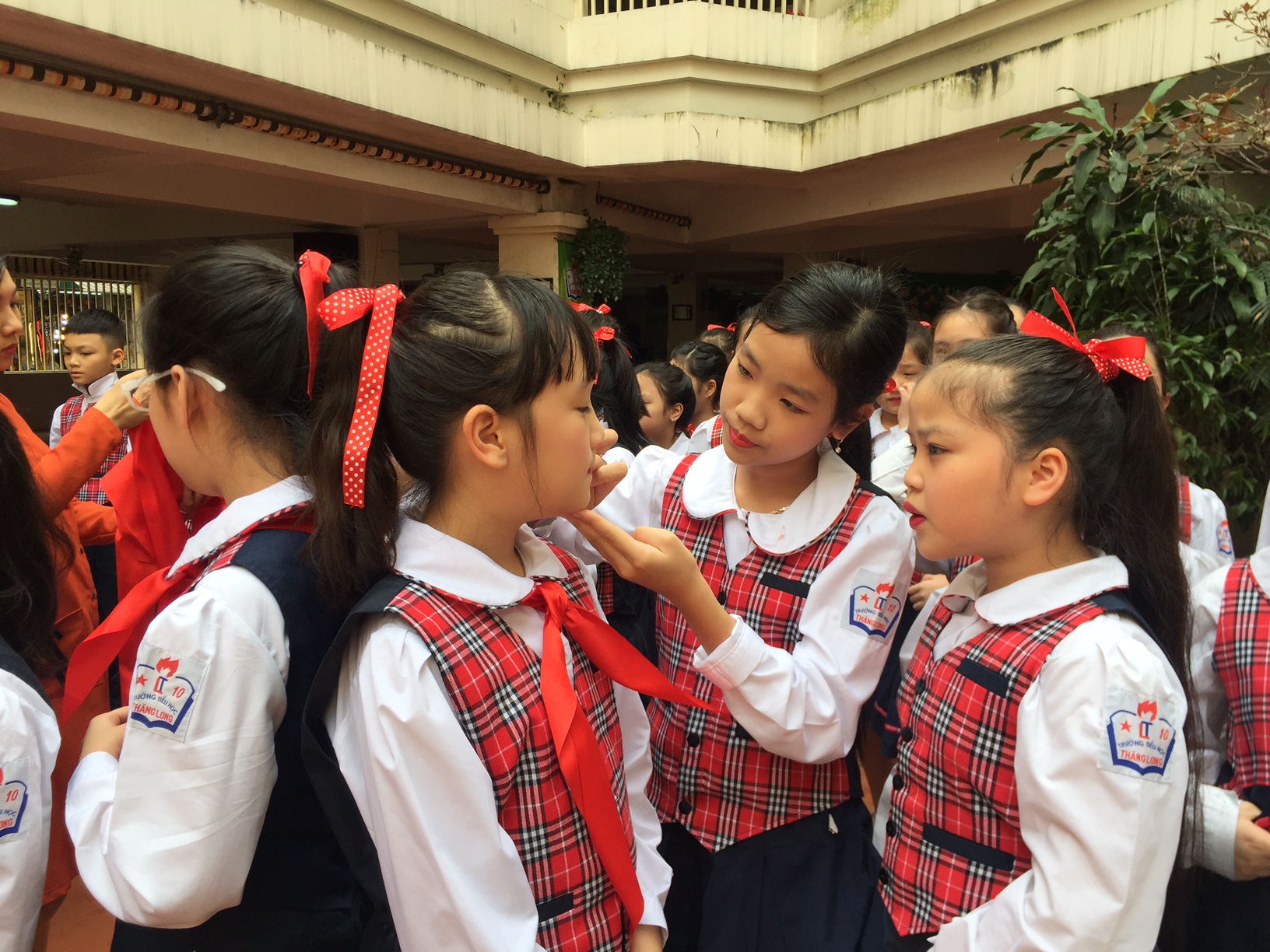 Trường tiểu học có học sinh ‘chuyên’ đi đón nguyên thủ quốc gia thăm Việt Nam