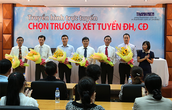 Ảnh trực tuyến ngày 12.8.2015 - ảnh 1