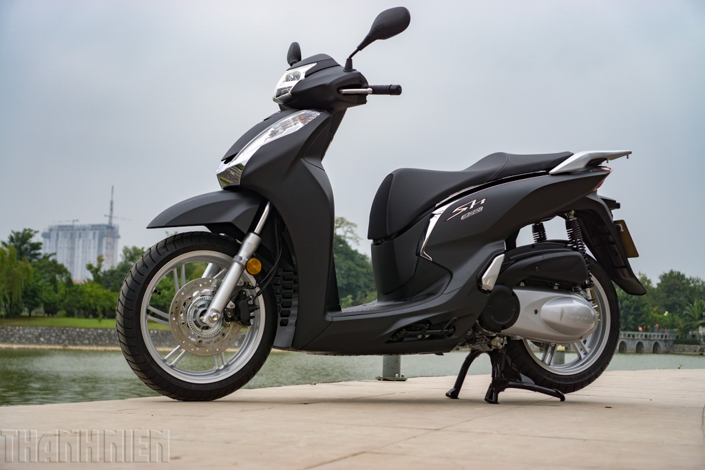15 chiếc Honda SH300i 2016 tiếp tục về Việt Nam với giá bán 325 triệu đồng