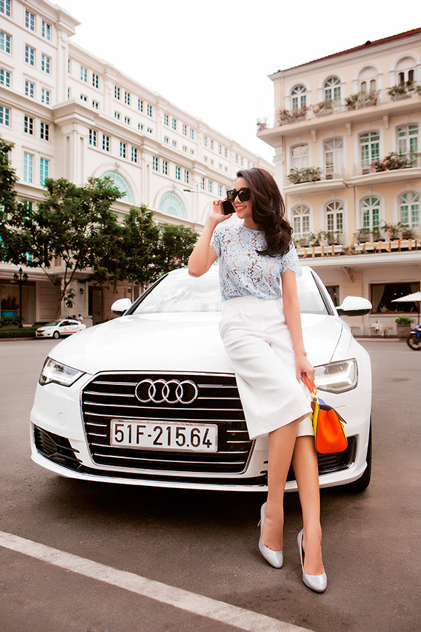 Siêu mẫu Thanh Hằng cá tính bên Audi A6 2015