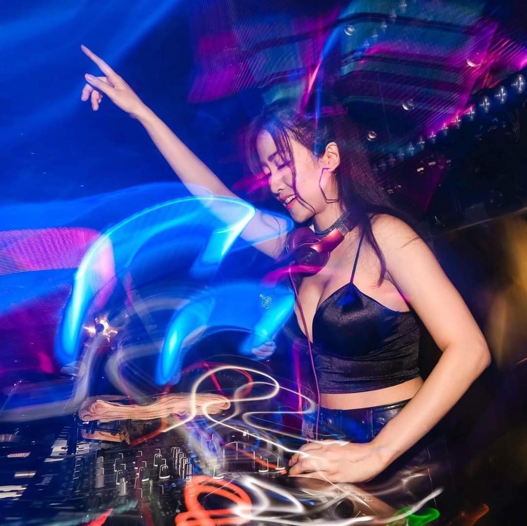 Nữ DJ Trang Moon kể chuyện 'cạm bẫy' trong nghề…