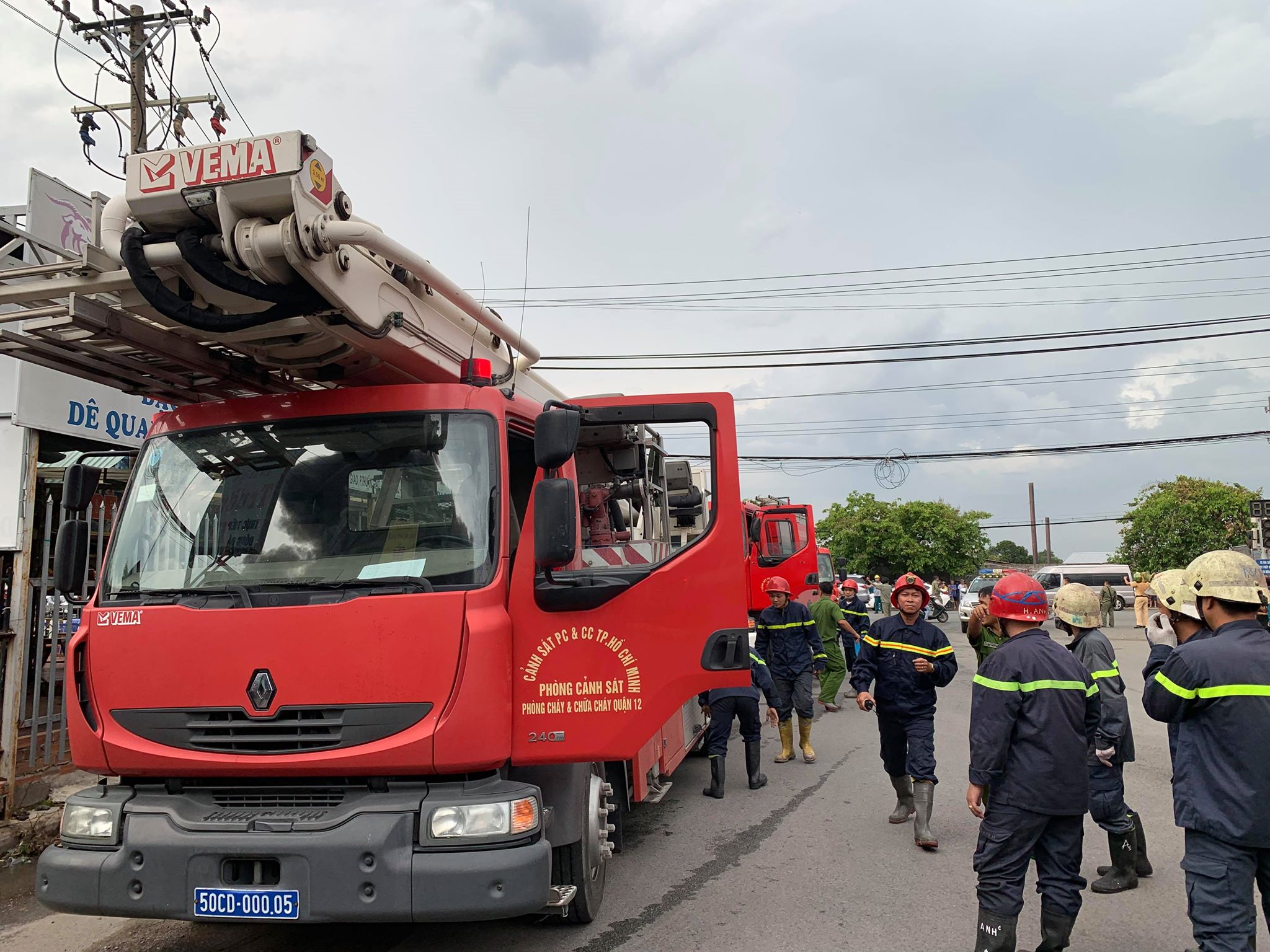 cháy dữ dội ở KCN Việt Hương 1, Thuận An, Bình Dương