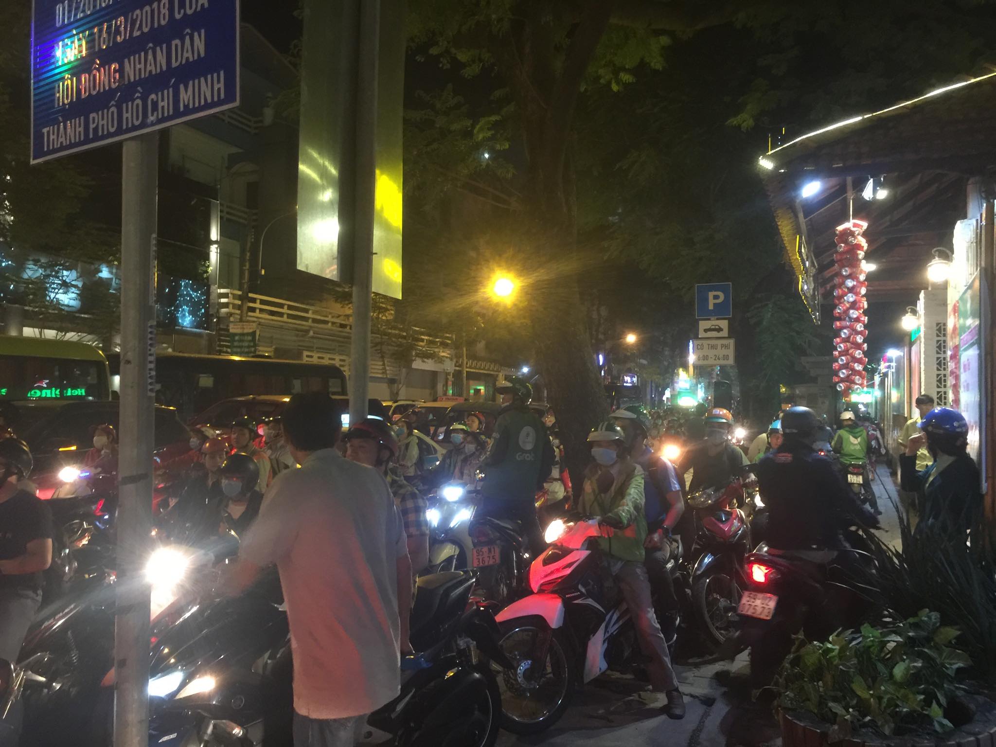 Sài Gòn Review  Tổng hợp những hình ảnh kẹt xe tại Sài  Facebook