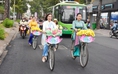 'Khoe' áo dài từ đường phố đến mạng xã hội