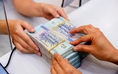 Tài khoản ít tiền bị thu phí quản lý