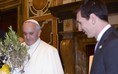 Messi và thế giới bóng đá tiếc thương Giáo hoàng Francis qua đời, Serie A tạm hoãn