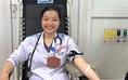 Cô sinh viên y dược và thanh xuân tình nguyện