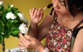 Độc đáo những bông hoa làm bằng đất sét, giá bán từ vài trăm đến chục triệu đồng