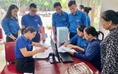 Giúp người dân vùng sâu, vùng xa làm quen với chính quyền số