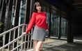 Giày Mary Jane sánh đôi tất cao cổ mang đậm nét retro