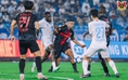 Cuộc đua vô địch V-League kịch tính hơn nhờ một cuộc đua khác