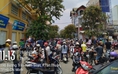 Nhiều học sinh, bảo mẫu Trường tiểu học Đặng Thùy Trâm, TP.HCM nghi ngộ độc thực phẩm