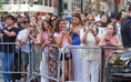Người hâm mộ đổ về New York ăn mừng 'đám cưới thế kỷ' của Taylor Swift