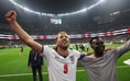 ‘Quá thương’ Harry Kane giọng khản đặc cả lại sau màn ca hát vang trời cùng hàng nghìn CĐV Anh