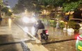 Tối mùng 3 tết, trận mưa xuân lớn bất ngờ xuất hiện ở TP.HCM