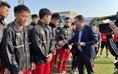 Chủ tịch VFF Trần Quốc Tuấn gặp mặt, chúc mừng năm mới đội tuyển U.20 Việt Nam