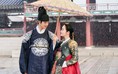 ‘Dưới bóng trung điện’ kết thúc đẹp, thế tử Moon Sang Min và vợ hạnh phúc