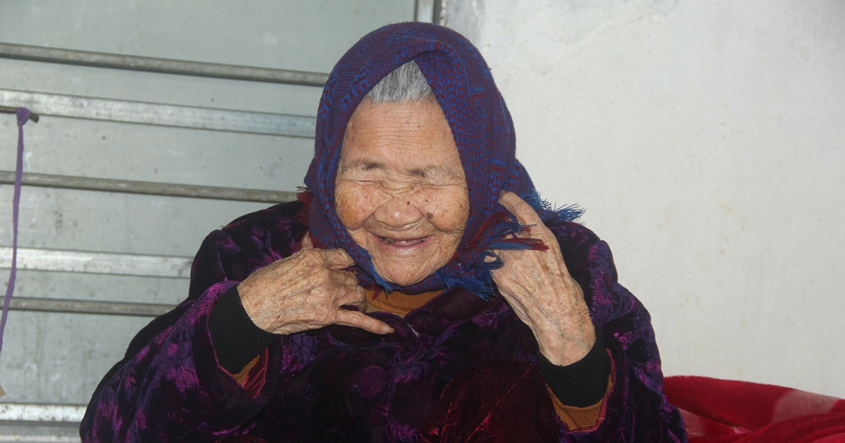 Xúc động cụ bà 110 tuổi và cái tết sum vầy bên 112 con cháu