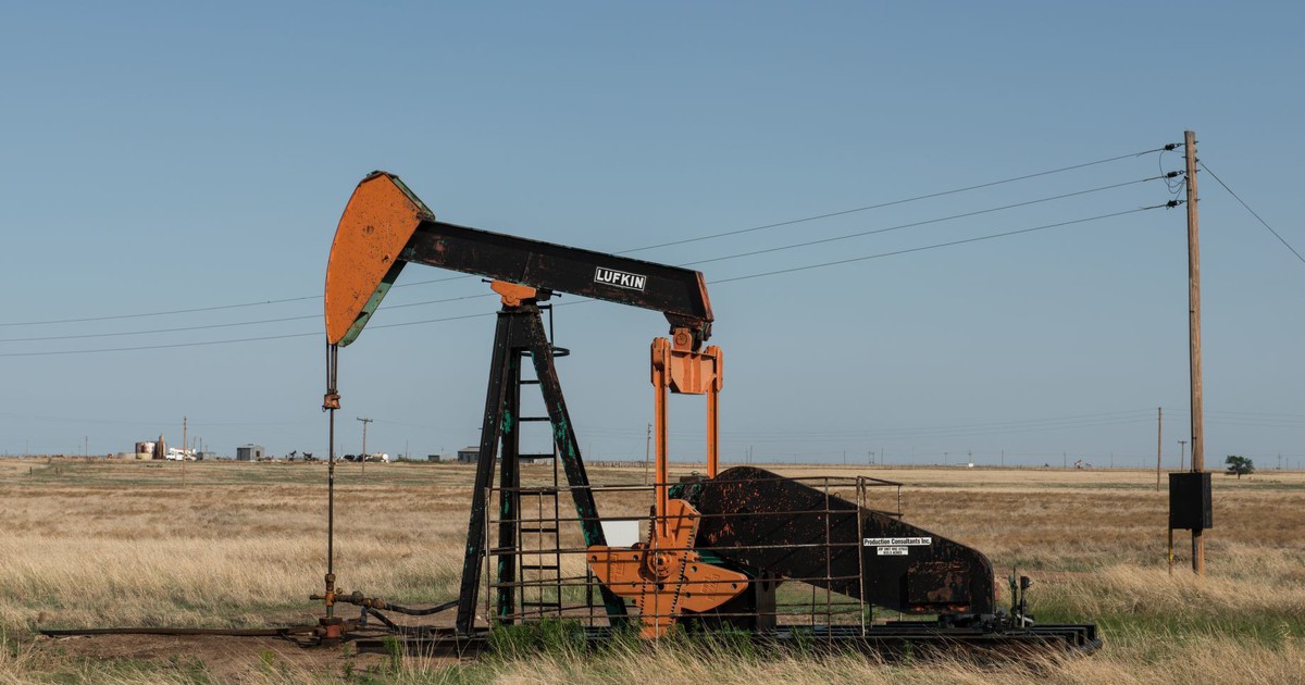 Giá xăng dầu hôm nay 20.10.2023: Phập phồng lo xăng trong nước tăng