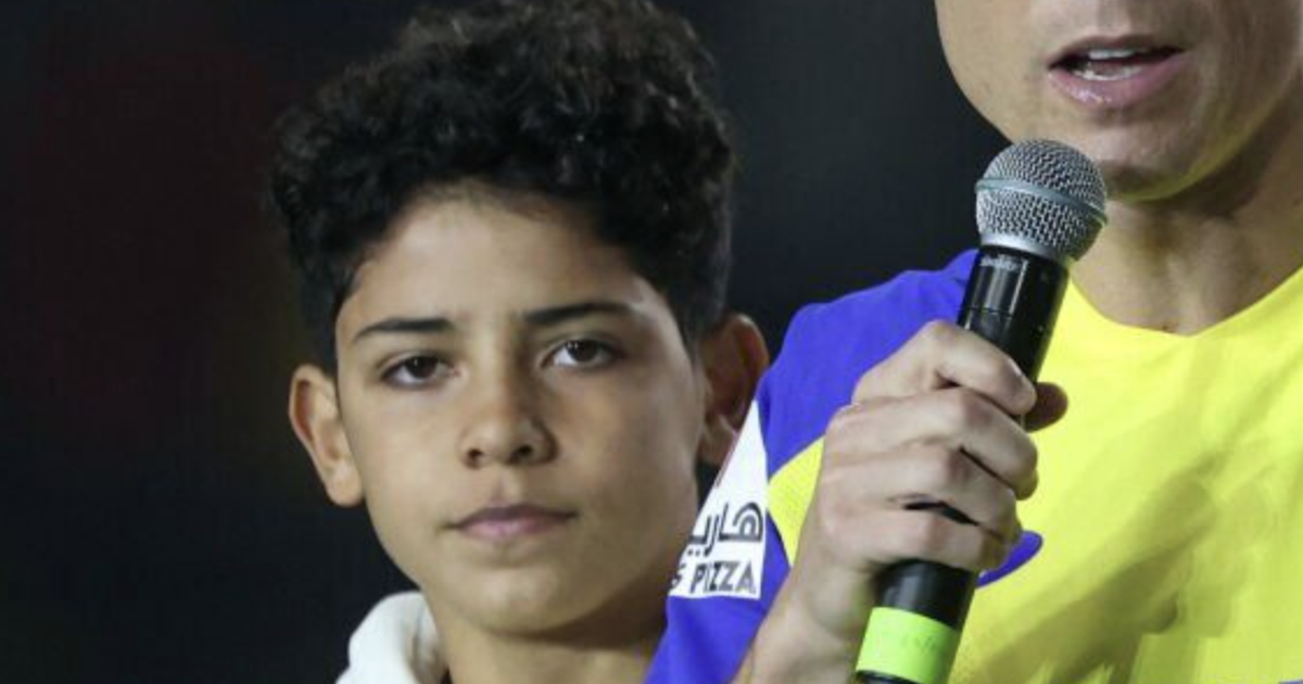 Con trai Cristiano Ronaldo có thể đạt được ước mơ thi đấu cùng cha