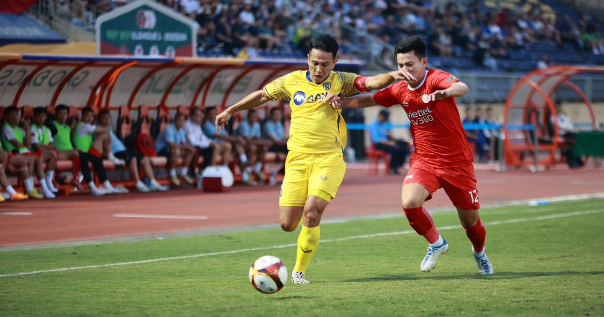 HLV Viettel hài lòng dù không bảo toàn được 3 điểm, chủ nhà SLNA lại bực mình