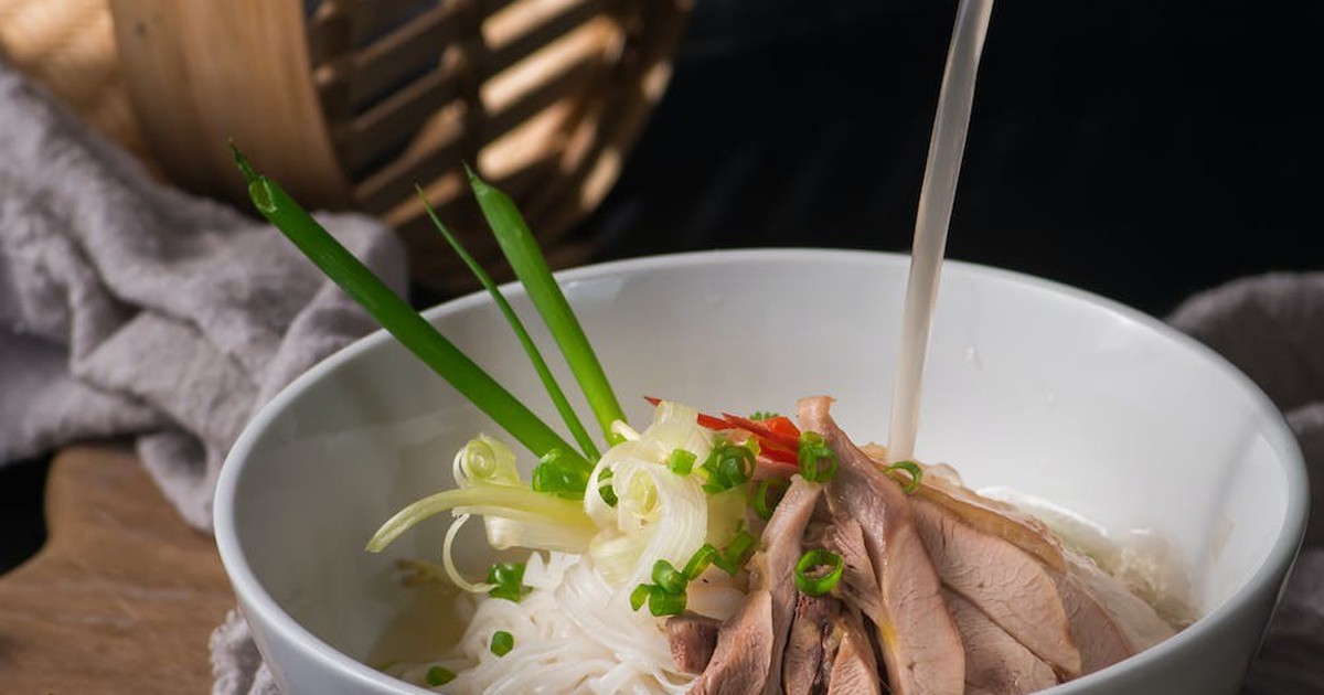 Chuyên gia giải thích: Vì sao ăn phở gà giúp bạn mau khỏi bệnh?