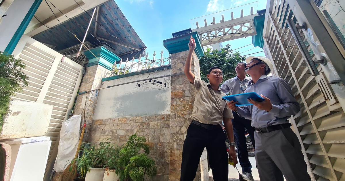 Vụ robot đào đường: Bắt đầu kiểm định, nếu nguy cấp sẽ kiến nghị di dời dân