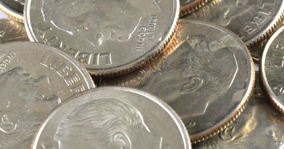 Chở 3 tấn tiền xu đến công ty đối tác để thanh toán hợp đồng