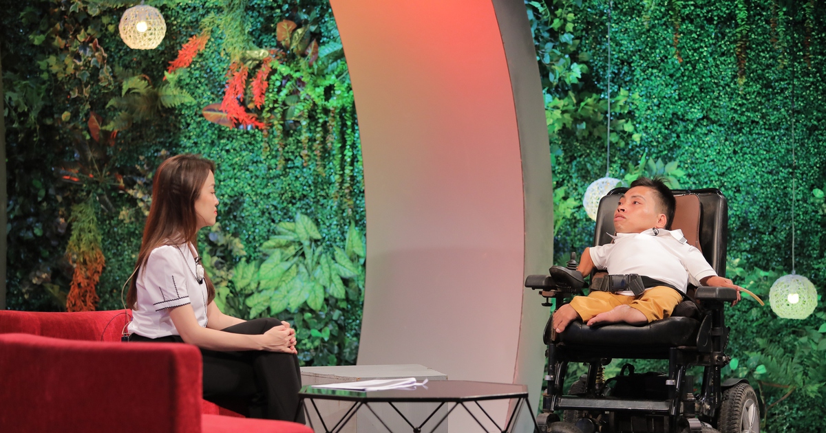 Chàng trai xương thủy tinh bảo vệ an ninh khu xóm