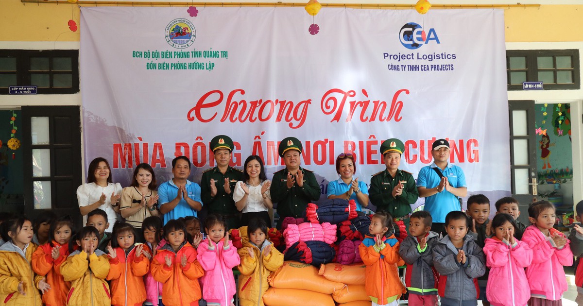 Ngày vui của biên phòng và người dân Việt - Lào nơi cột mốc biên giới 591